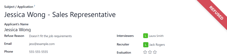 บัตรของผู้สมัครที่มีป้ายข้อความปฏิเสธที่มุมขวาบนมุมแดง
