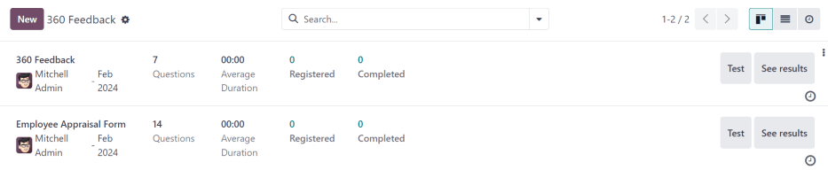 考评应用程序中所有可用调查的列表视图。